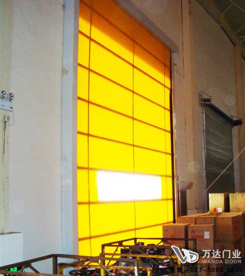 马龙工厂堆积门